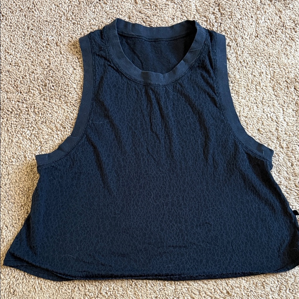 Black Lululemon tank
